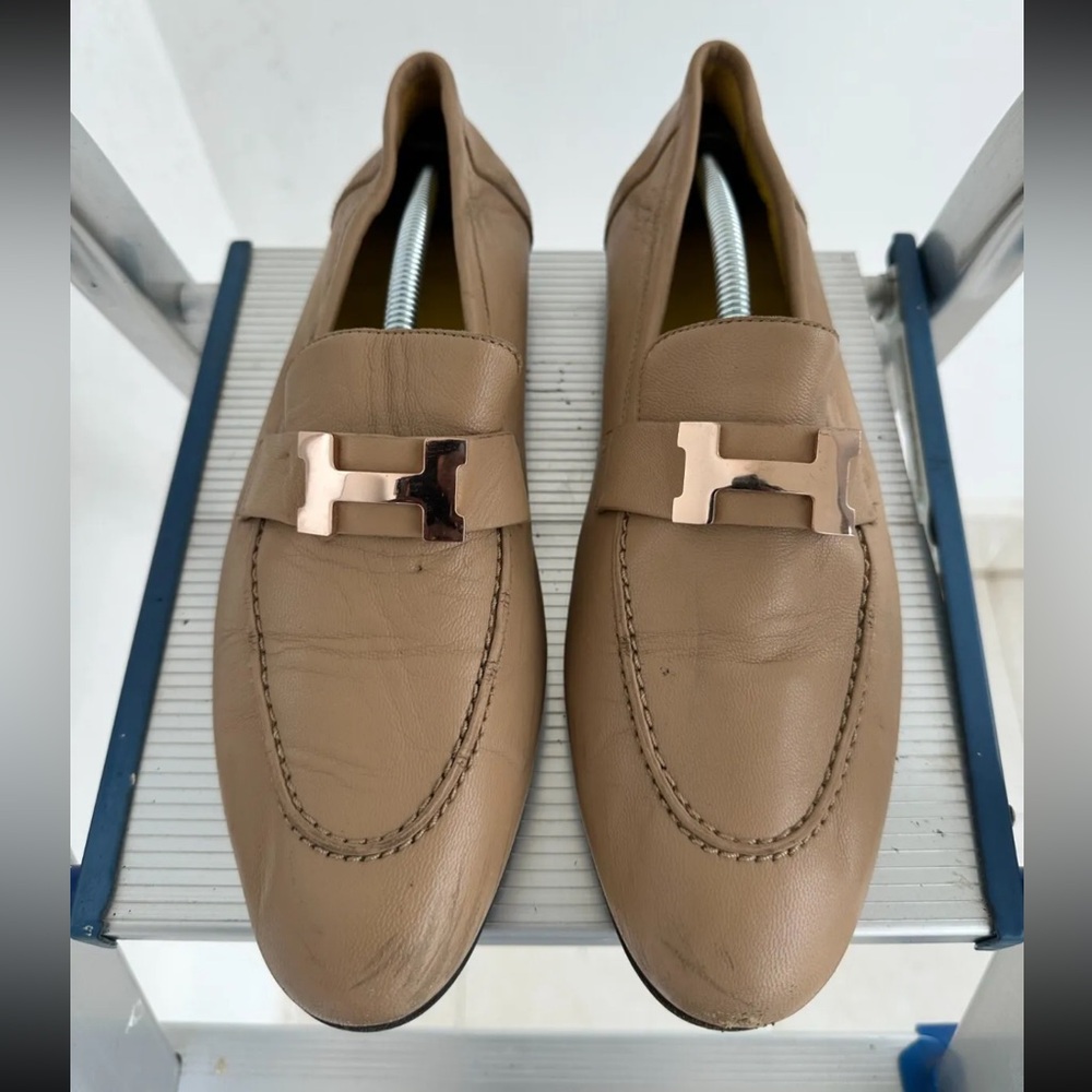 AUTH. HERMES Goatskin Womens Paris Loafers size 39 in Beige Nude